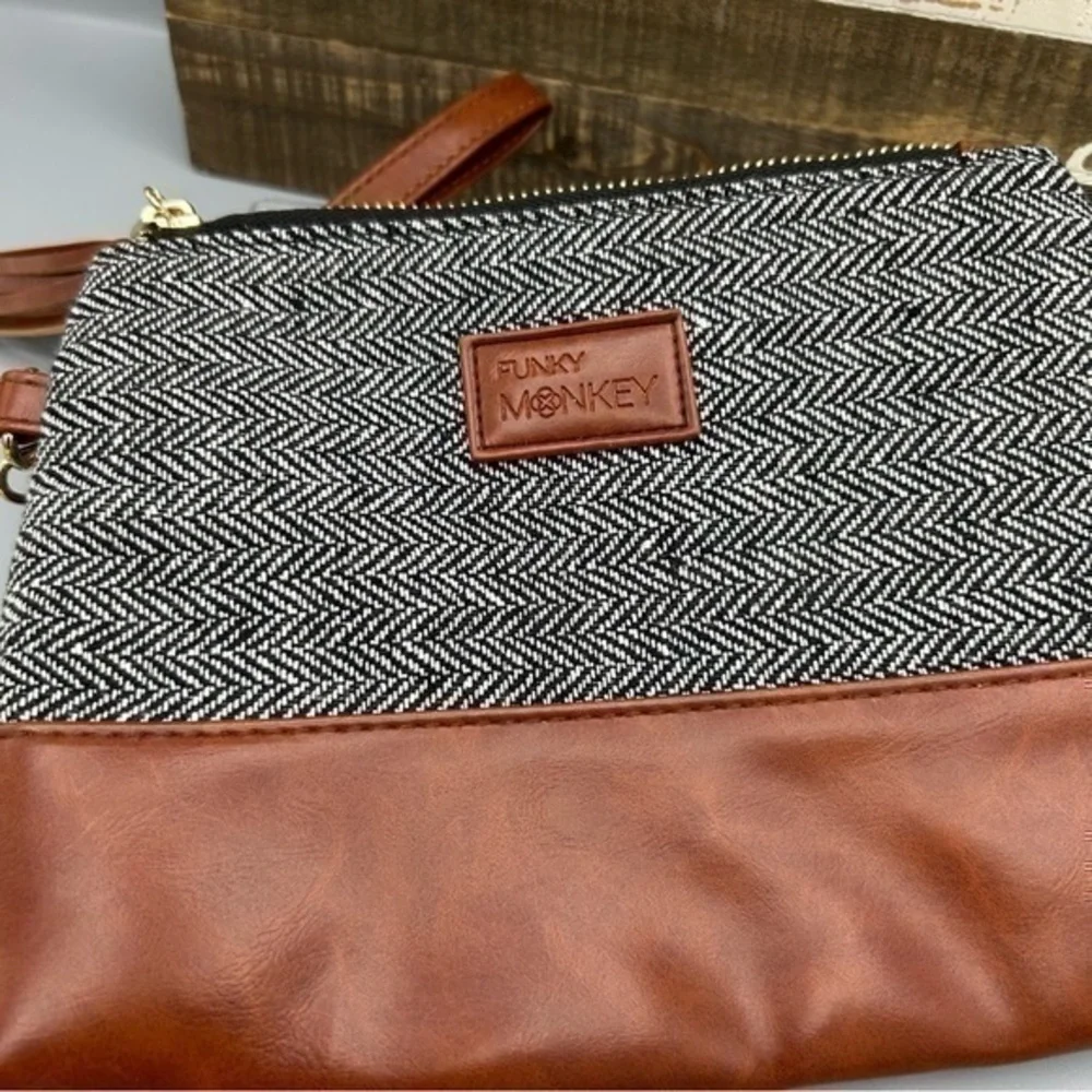 💋NWOT Funky Monkey herringbone wristlet wallet purse